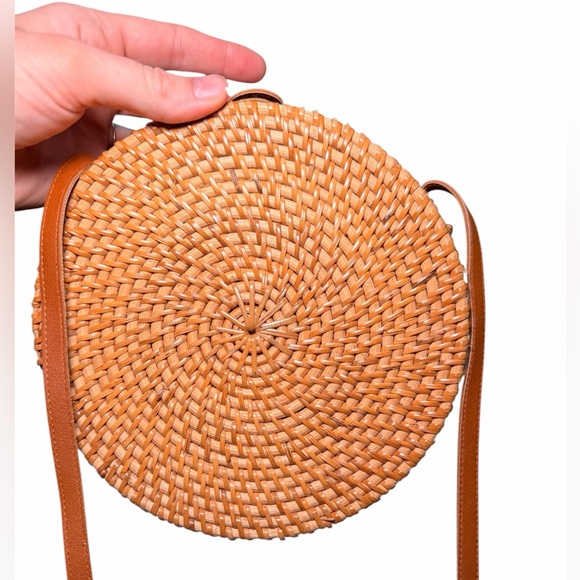Woven Rattan Circular Bag - Picture 5 of 6